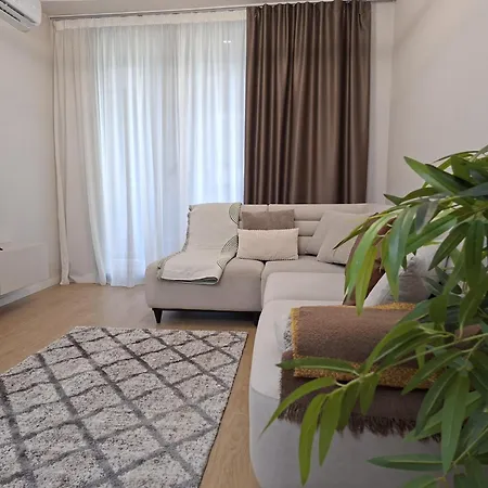 Oslo At Golden Tower Modern 2br Apartment