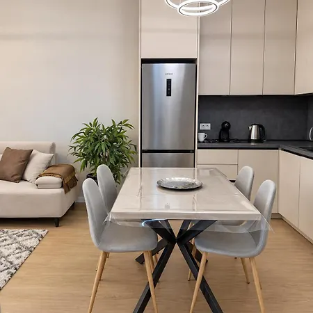 Oslo At Golden Tower Modern 2br Apartment *